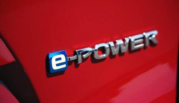 ノート e-POWER 板金修理