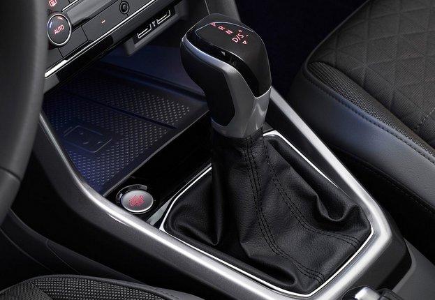 フォルクスワーゲン T-クロス セミオートマ